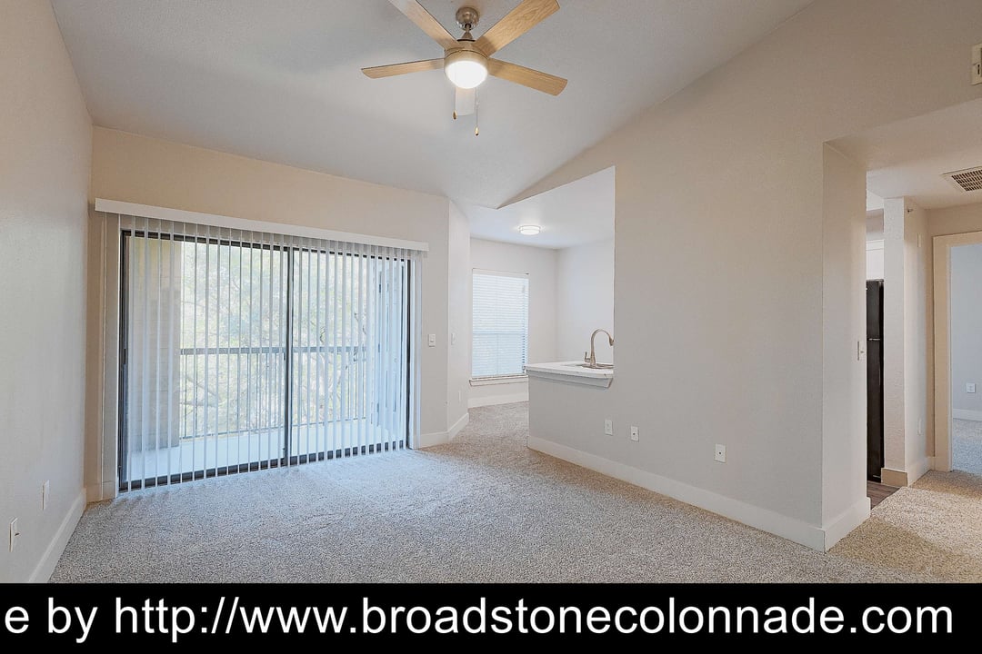 Broadstone Colonnade - 20